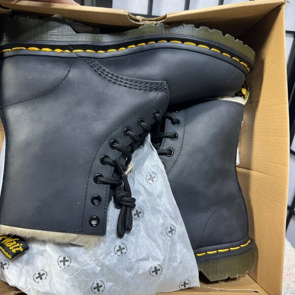 Dr. Martens Womens size 8 Leather Boots Fur Lined 1460 Serena Black WarmWair - Picture 8 of 9